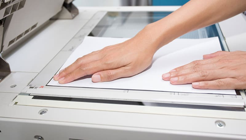 Đặt đúng tài liệu vào scan