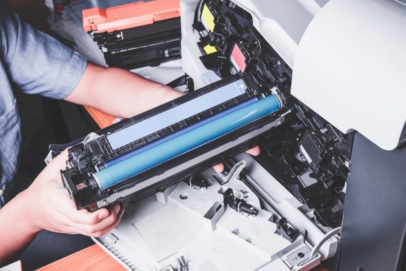 Máy photocopy bị đen mép giấy là thế nào ?