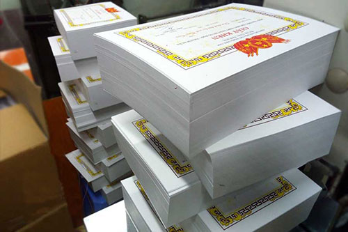 Cách photo giấy khen 1 bản cho sắc nét